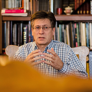 Szent-Iványi: mások arcoskodás nélkül is kapják az uniós pénzeket, mi arcoskodással valamennyit