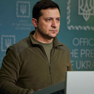 Zelenszkijnek ki kell találnia, mit kezdjen a katonai vezetéssel