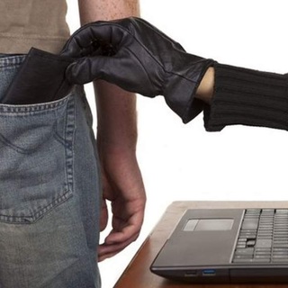 Internetes csalássorozat miatt emeltek vádat két hevesi férfi ellen