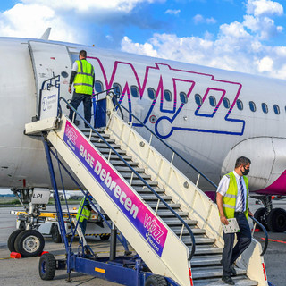 Felfüggeszti huszonegy járatát a Wizz Air