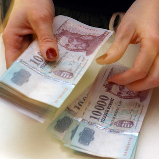 Egyre több hitelt vesznek fel a magyarok