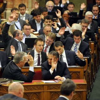 A Fidesz rendkívüli parlamenti üléssel tudná felgyorsítani Novák Katalin távozását