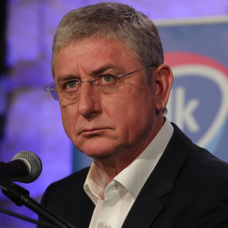 Gyurcsány a Parlament előtti tüntetésre hívja az embereket