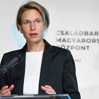Hornung Ágnes: a kormány támogatja a családokat és a házaspárokat