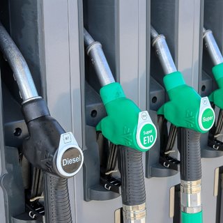Szerdán tovább emelkednek az üzemanyagárak Magyarországon