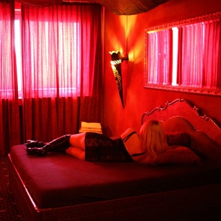 Bordélyházon ütött rajta a rendőrség, elfogták a madámot és a segítőjét