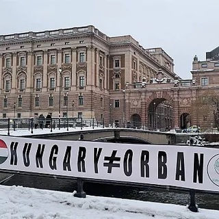 Magyar tüntetők kampányoltak az Orbán-kormány ellen Stockholmban