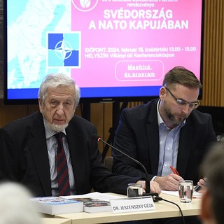 NATO-konferencia: teljes csőd Orbán külpolitikája
