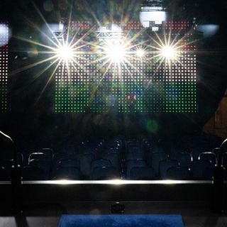 Amíg ötvenezren a Hősök terén álltak ki a gyerekek védelmében, Orbán Viktor posztolt az évértékelőről