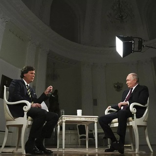 Tucker Carlson szerint minden vezető embereket öl