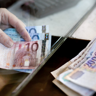 Felszívta magát a forint hétvégén