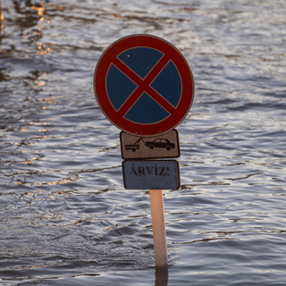 Árvíz – Három vármegyében több utat is lezártak