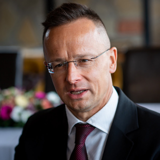 Szijjártó: a kormánynak nincs szüksége arra, hogy amerikai kongresszusi delegációk oktassák ki