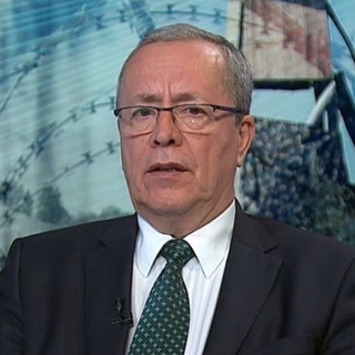 Bakondi György riadót fújt: ismeretlen személyazonosságú férfiak áramlanak az Európai Unióba