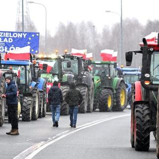 A lengyel gazdák is tiltakoztak az EU zöld megállapodása és az ukrán áruk behozatala miatt