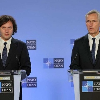 Stoltenberg: a NATO teljes mértékben támogatja Georgia szuverenitását és területi integritását