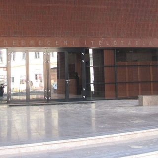 Jogerősen tizenhárom év fegyházra ítélte az újszülöttjét meggyilkoló anyát a Debreceni Ítélőtábla