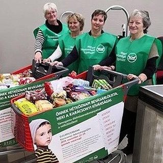 Több mint tizezer tonna adományt juttatott tavaly rászorulókhoz az Élelmiszerbank