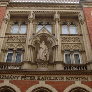 Megszüntette a Pázmány Egyetem a bicskei exigazgatót mentegető Csókay szerződését