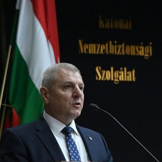 Nagykövetet csinálnak a katonai titkosszolgálat leváltott főigazgatójából