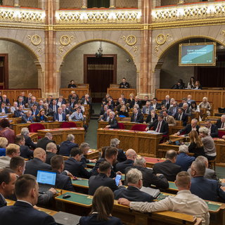 Új köztársasági elnököt választ ma az Országgyűlés, dönthetnek végre a svéd NATO-csatlakozásról is