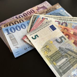 Gyengélkedve kezdi ezt a hetet is a forint