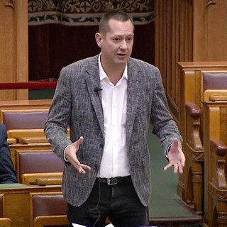 Molnár Zsolt: legyen áfamentes a sírhelyek megváltása!