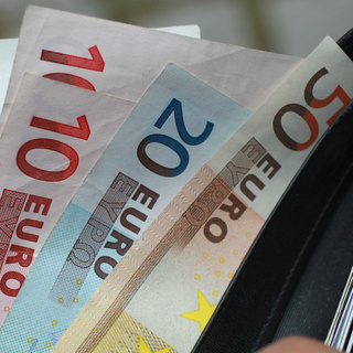 Gyengült a forint szerda reggel