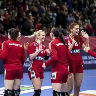 Magabiztos siker Tatabányán a svájciak ellen a női kézilabda Eurokupában