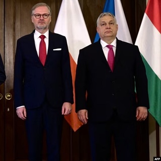 A V4 már valójában V2+V2