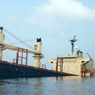 Ökológiai katasztrófa is lehet a Vörös-tengeren elsüllyeszett hajó rakományától