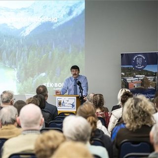 Áder János: csaknem két Földre lenne szükségünk