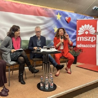 A nők közéleti szereplését díjazta az MSZP a nőnapon