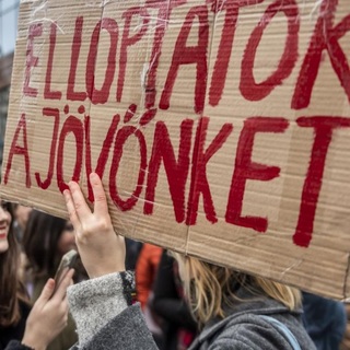 A diákmozgalmak nem akarják megosztani a tömeget, ezért lemondták a március 15-i vonulásukat