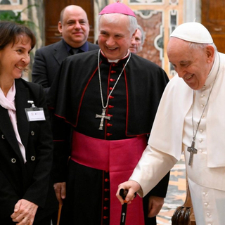 Ferenc pápa a nők méltóságának tiszteletben tartását szorgalmazta