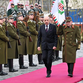 Sulyok Tamás bemutatja: gyalázat a köbön