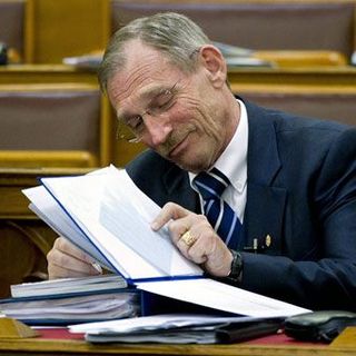 Pintér Sándor döntött a stratégiai gyógyszerlistáról