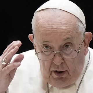 Ferenc pápa a „háború őrültségének" legyőzésére szólított fel pápasága tizenegyedik évfordulóján