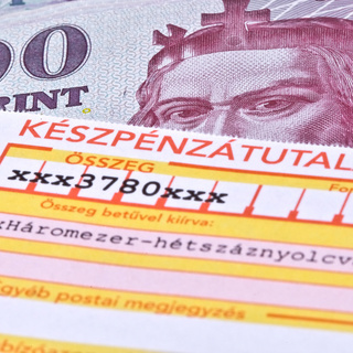 Egyre több magyar fizeti így a sárga csekkjét