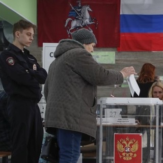 Zárónapjához érkezett a voksolás az orosz elnökválasztáson
