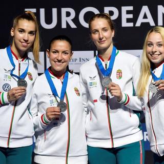 Ezüstérmes a magyar női kardcsapat Belgiumban