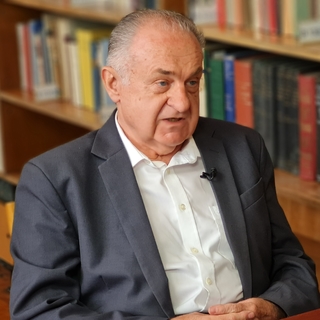 Hatalmas szakadások a szociális védőhálón