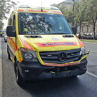 Felfüggesztett fogházra ítélték a mentőautó sofőrjét, aki halálra gázolt egy motorost