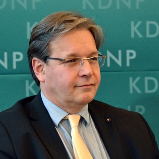 A KDNP szellemi síkon folytat küzdelmet a sötétség erői ellen