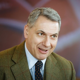 Lázár János a volt gimis évfolyamtársára bízta a MÁV-csoport beszerzéseit