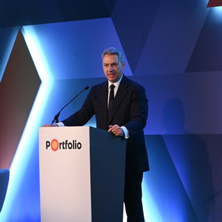 Lázár: mi a Fideszben megtanultunk árral szemben is úszni, pénz nélkül kormányozni