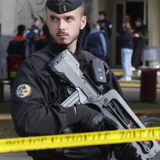 Újabb francia iskolák kaptak terrorfenyegetést