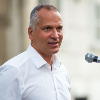 Márton Roland: szégyent hozott Székesfehérvárra Vargha Tamás fideszes parlamenti képviselő