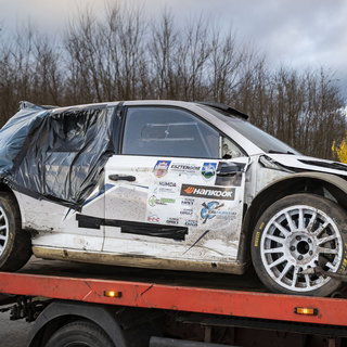 Három férfi és egy nő halt meg a vasárnapi raliversenyen, büntetőeljárás indult