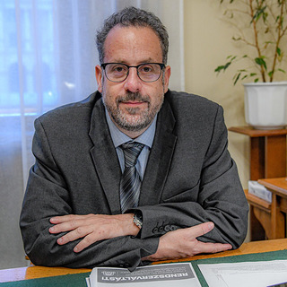 Földbe állt a magyar gazdaság, módosítani kellene a költségvetést